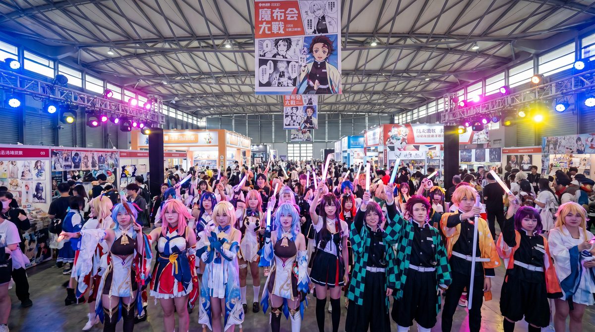 偷情少妇动漫cosplay视频